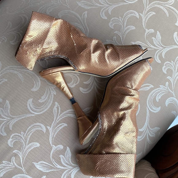 🌸 GONE…DONATED - Picture 9 of 11